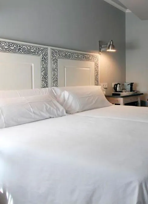 Cama grande habitación hotel en Candeleda