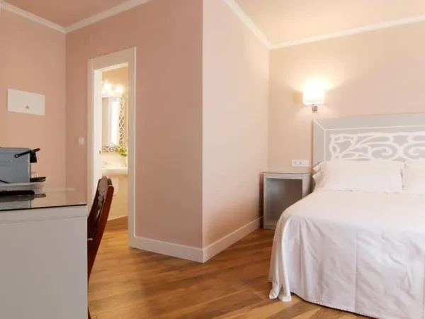 vista-general-habitacion-rosa